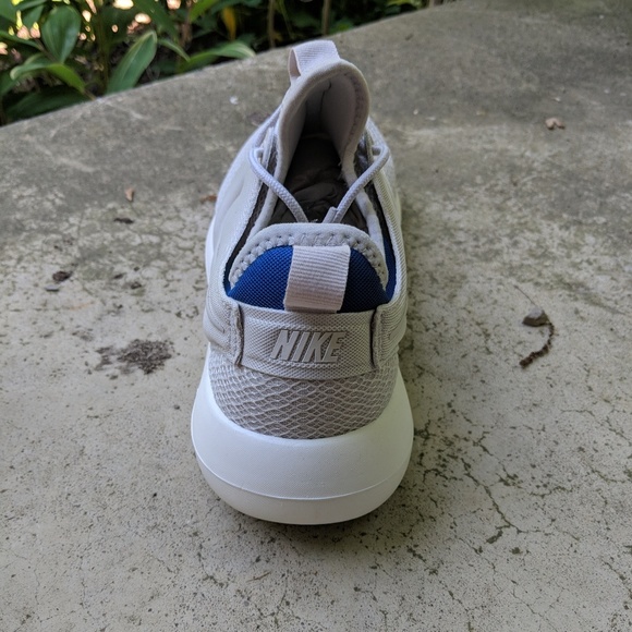 ONE LEFT Nike Roshe Two Light bone/Blue Jay/Sail - Picture 4 of 6